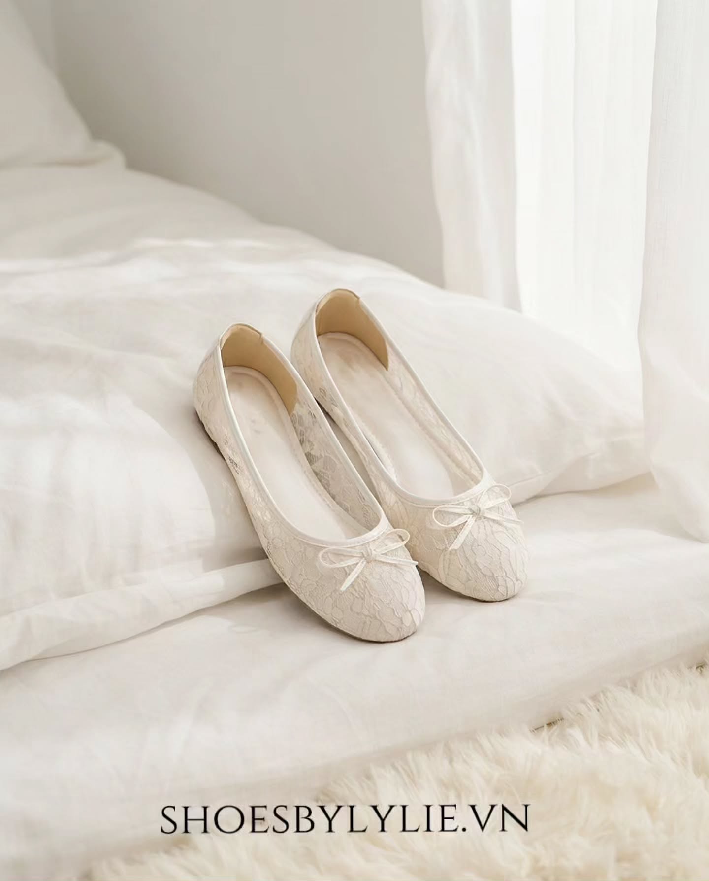 Élise Bow Flats